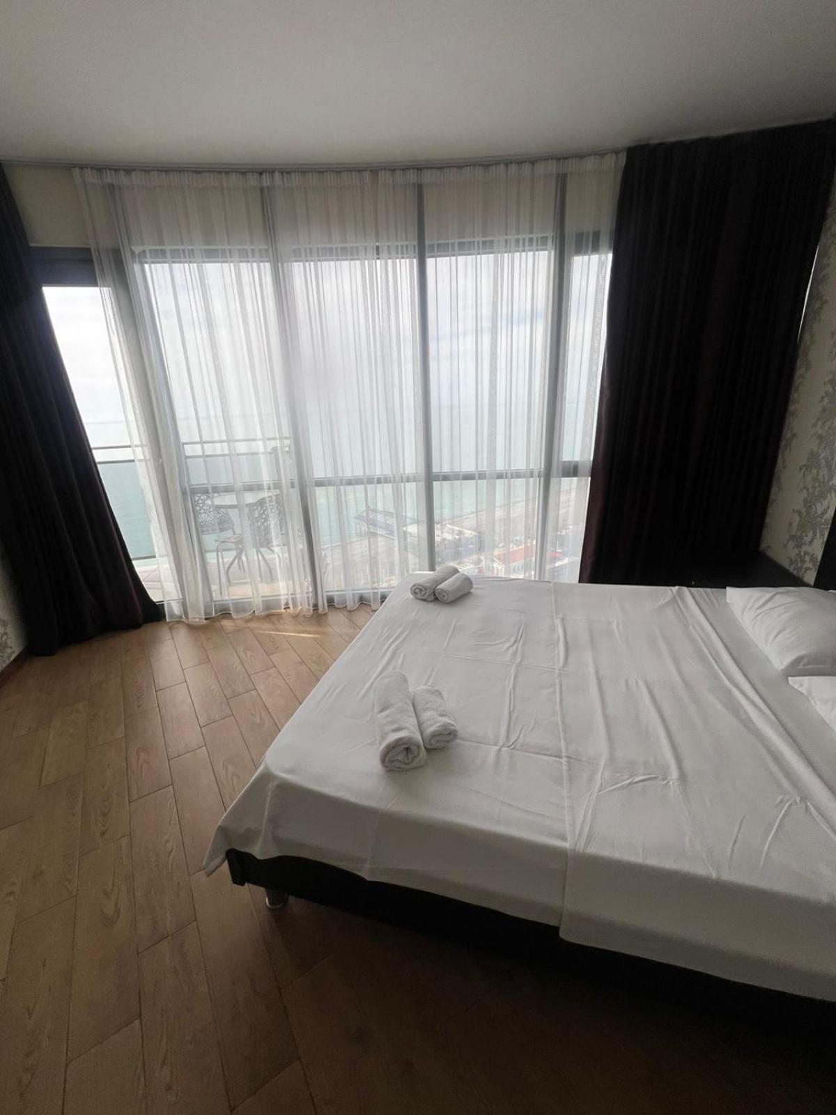 Seaview Panoramic Apartments Orbi Sea Towers Batumi Батуми Екстериор снимка